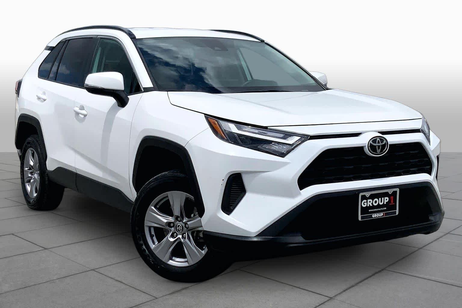 Used 2025 Ice Cap Toyota XLE image 3