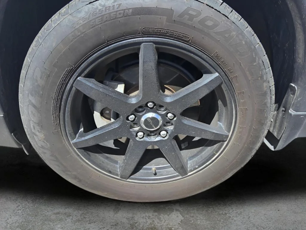 Used 2020 Glacier White Nissan S image 17
