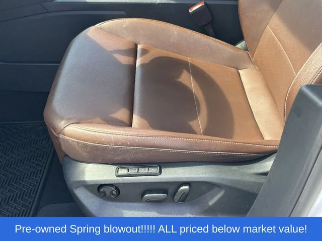 Used 2022  Volkswagen 2.0T SEL image 17