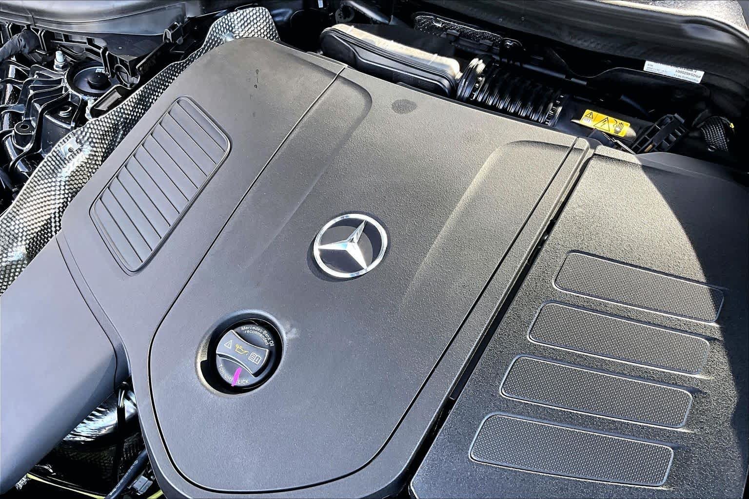 New 2026 Graphite Grey Metallic Mercedes-Benz GLC 300 image 19