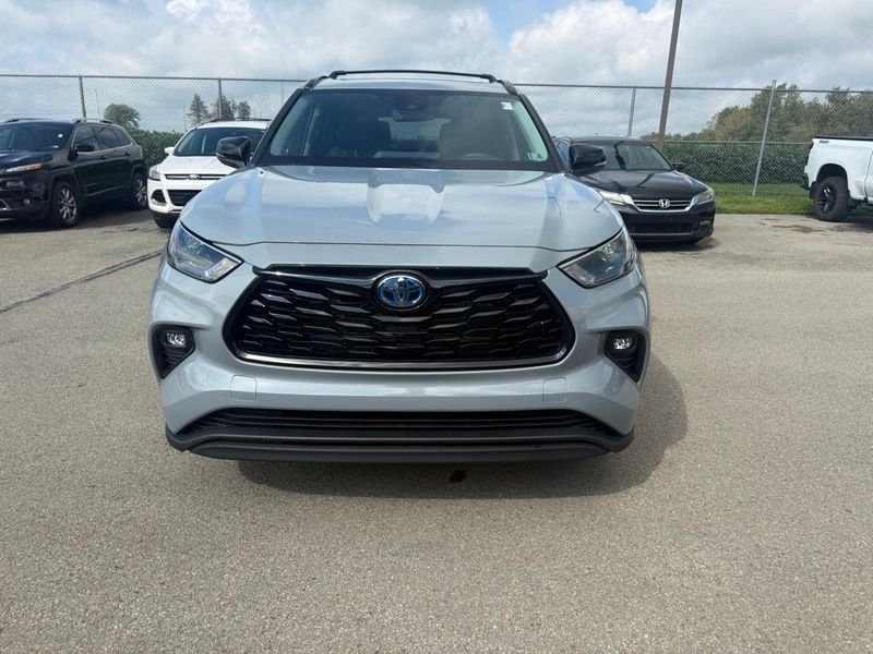 Used 2024  Toyota XLE image 13