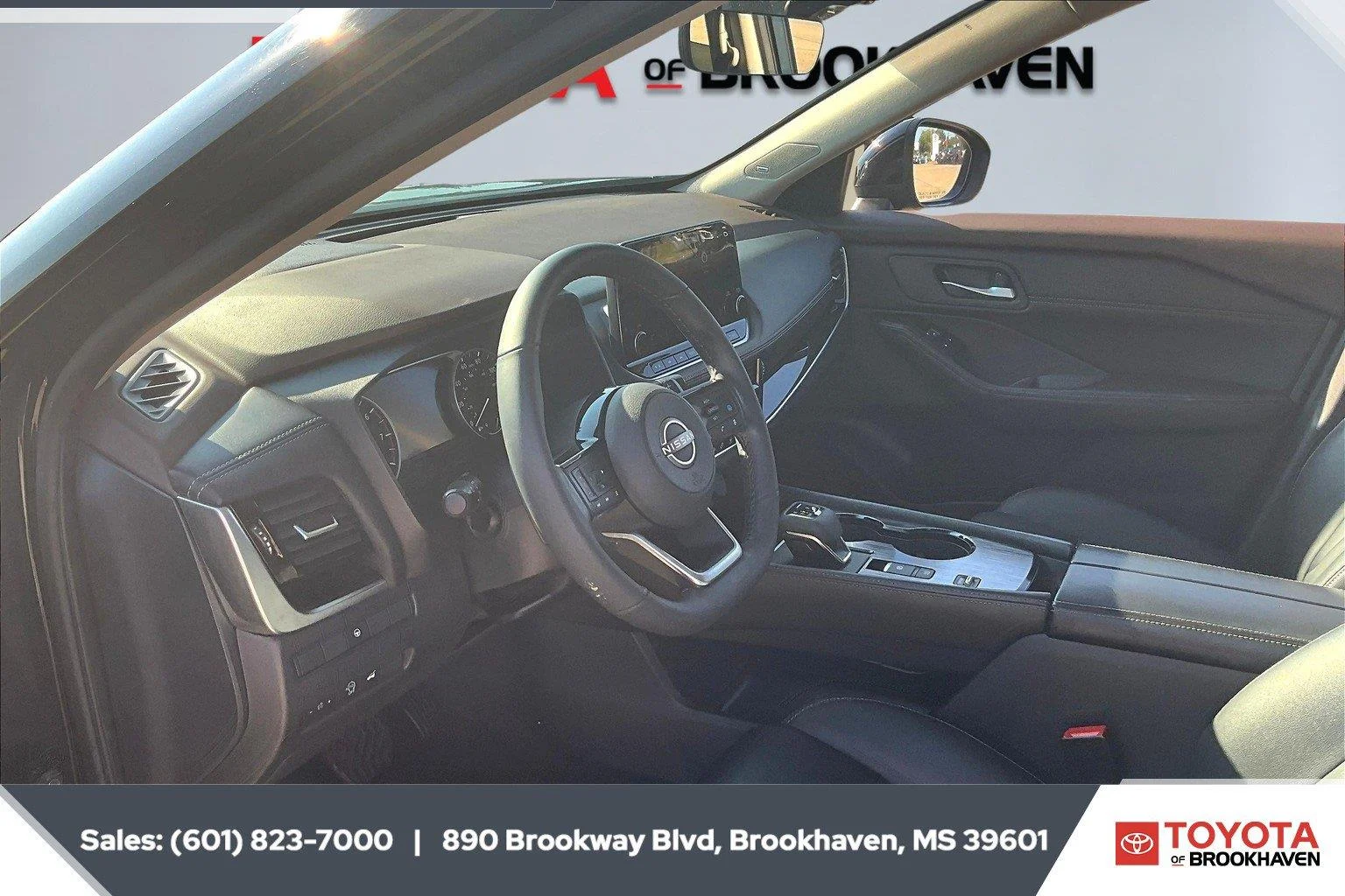 Used 2023 Super Black Nissan SL image 12