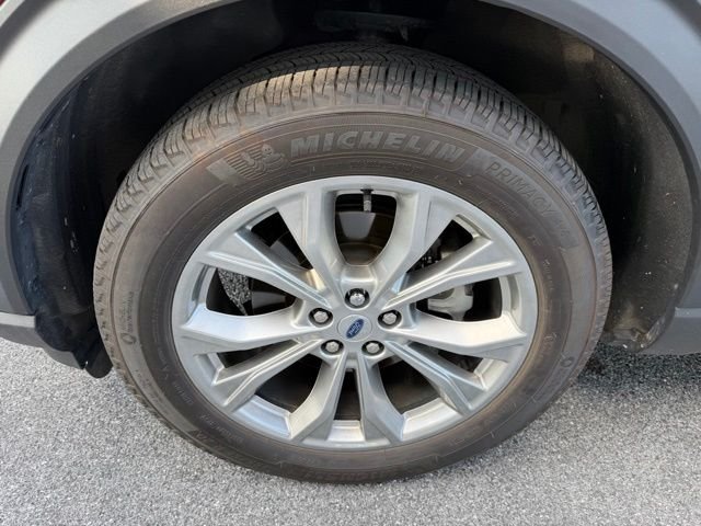 Certified Used 2023 Rapid Red Metallic Tinted Clearcoat Ford Limited image 11