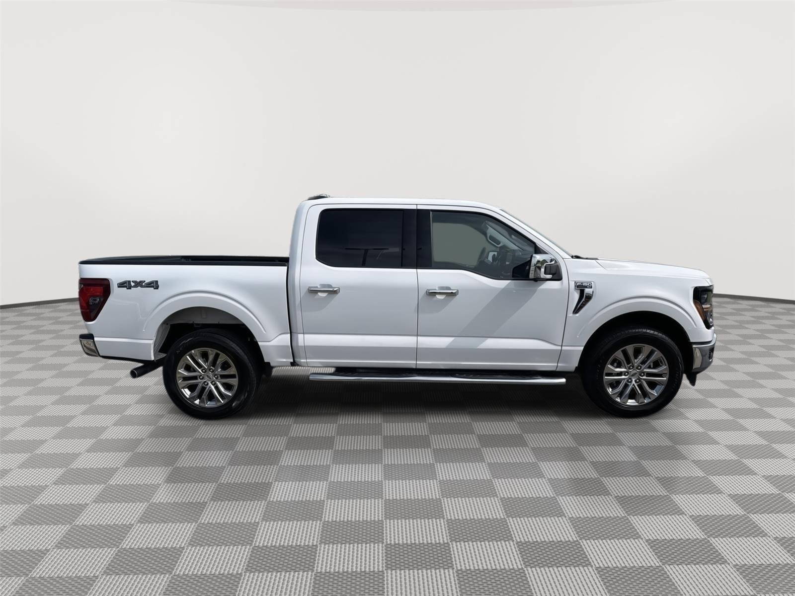 Used 2024 Oxford White Ford XLT image 15