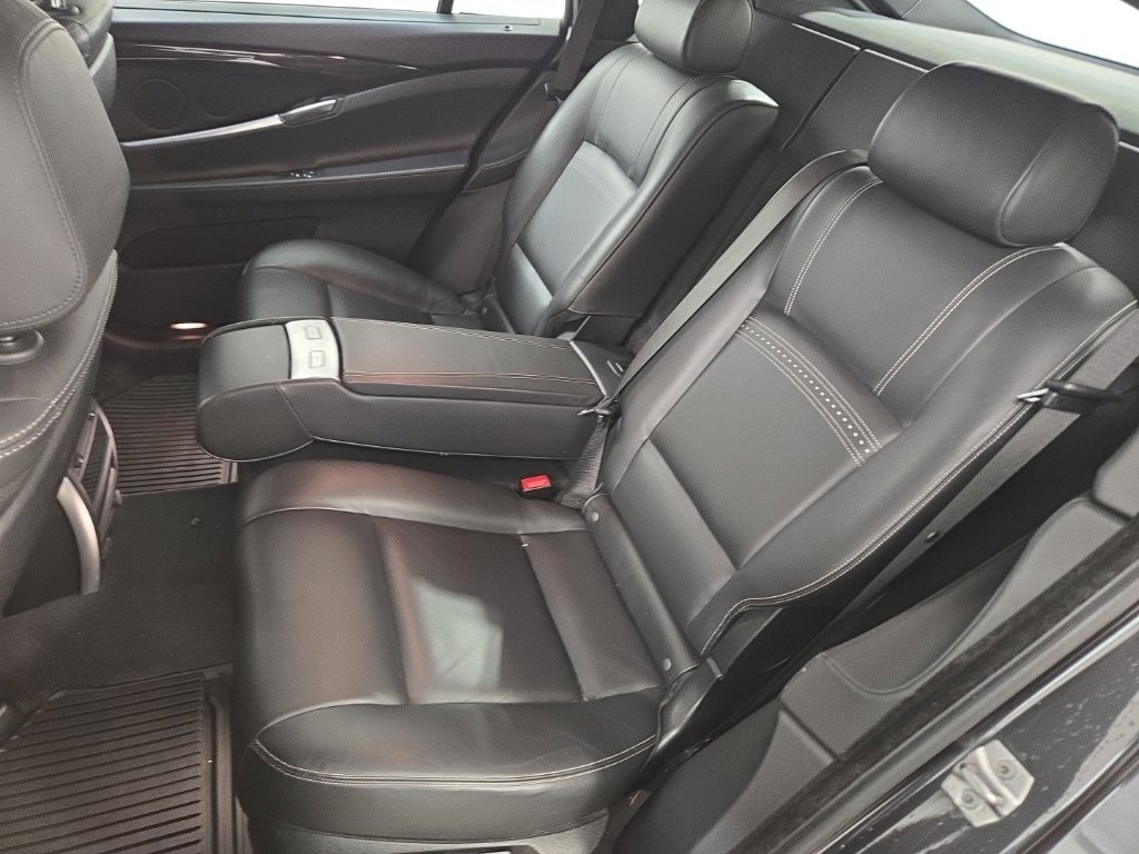 Used 2017 Dark Graphite BMW 535i xDrive Gran Turismo image 26