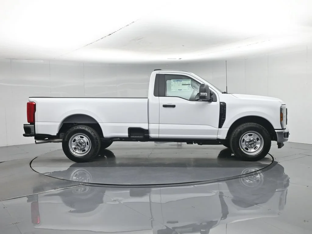 New 2027 Oxford White Ford XL image 26