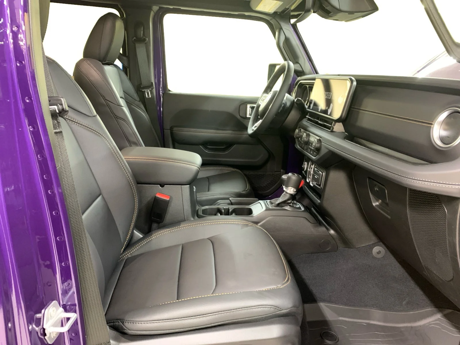 New 2026 REIGN Jeep Sahara image 17
