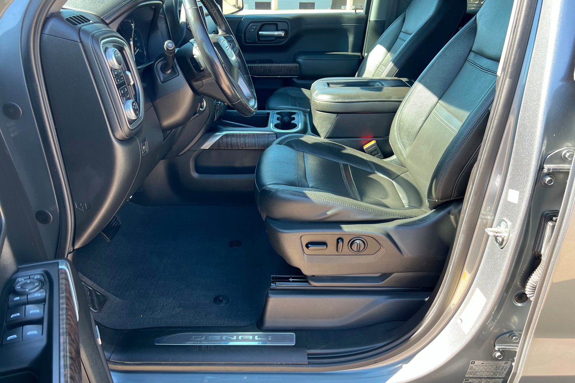 Used 2020 Satin Steel Metallic GMC Denali image 18