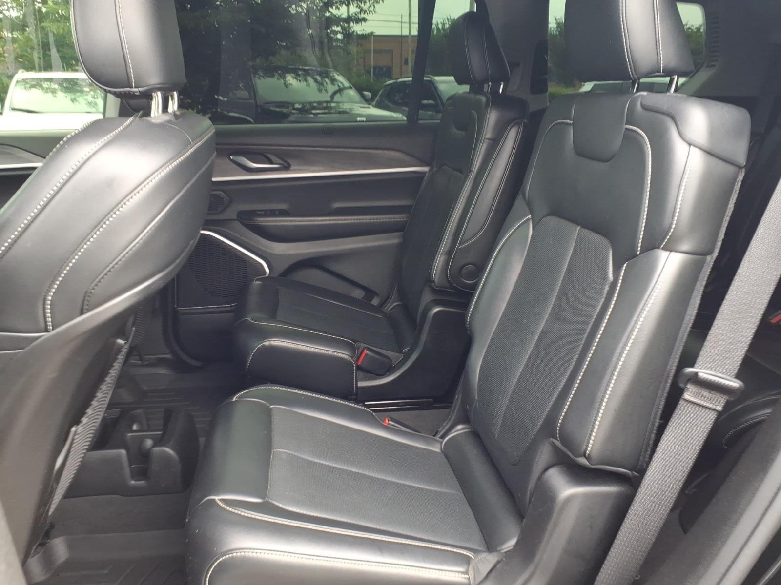 Used 2021 Diamond Black Crystal Pearlcoat Jeep Limited image 20