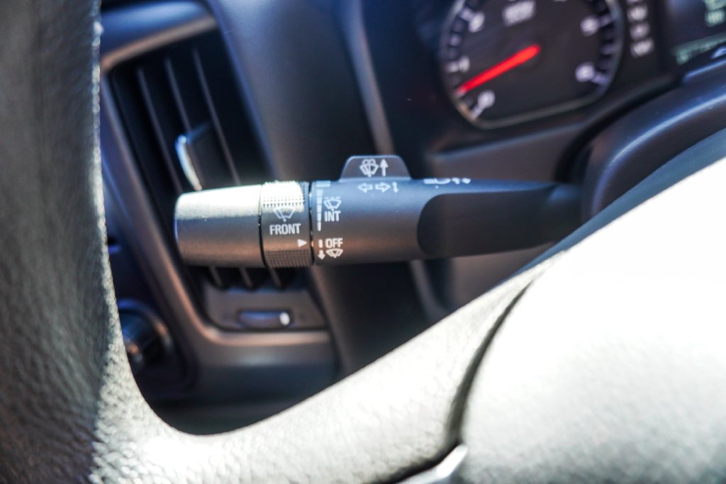 Used 2016 Silver Chevrolet Custom image 20