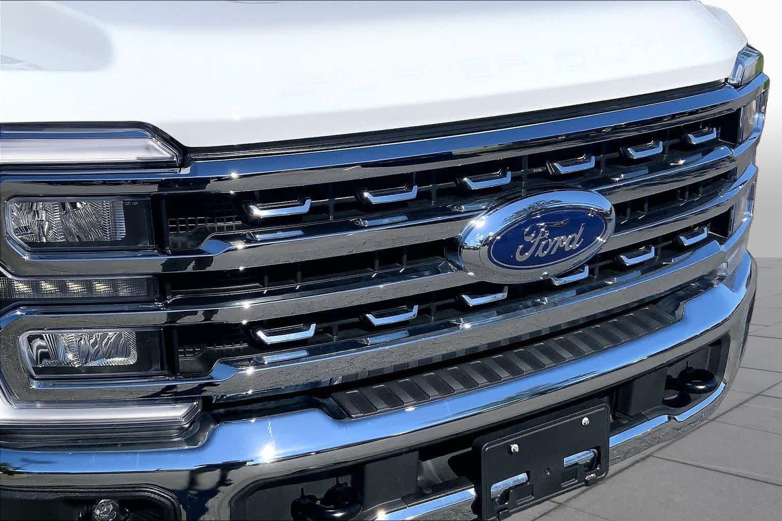 Used 2026 Oxford White Ford LARIAT image 29