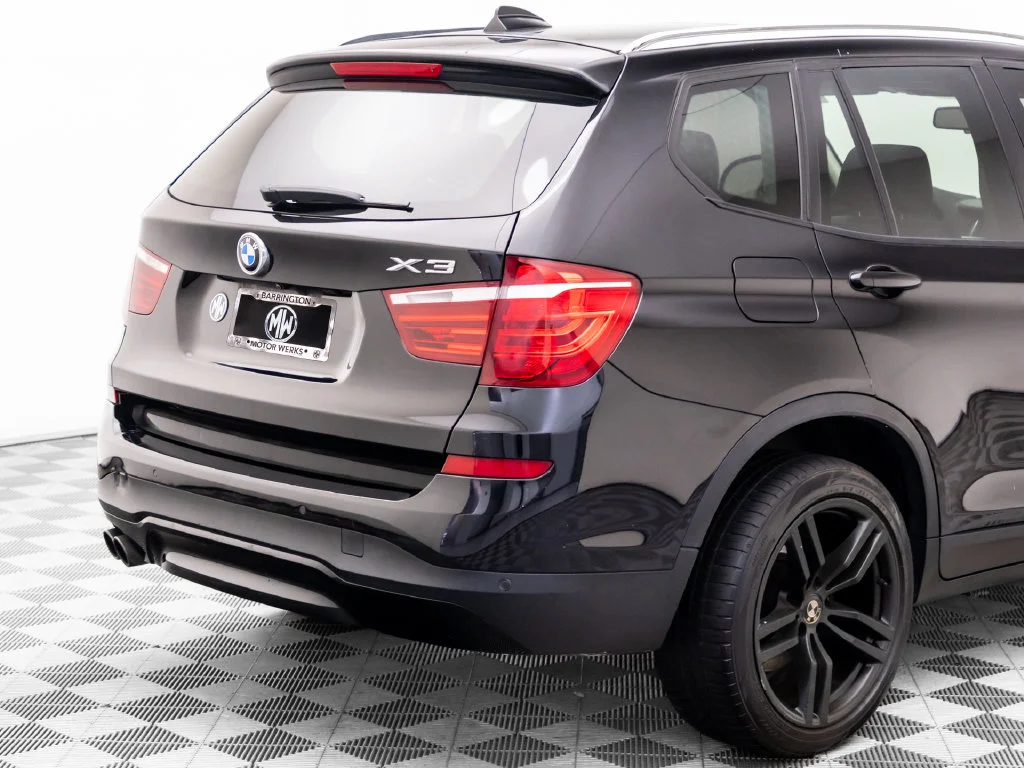 Used 2016 Black BMW xDrive28i image 33