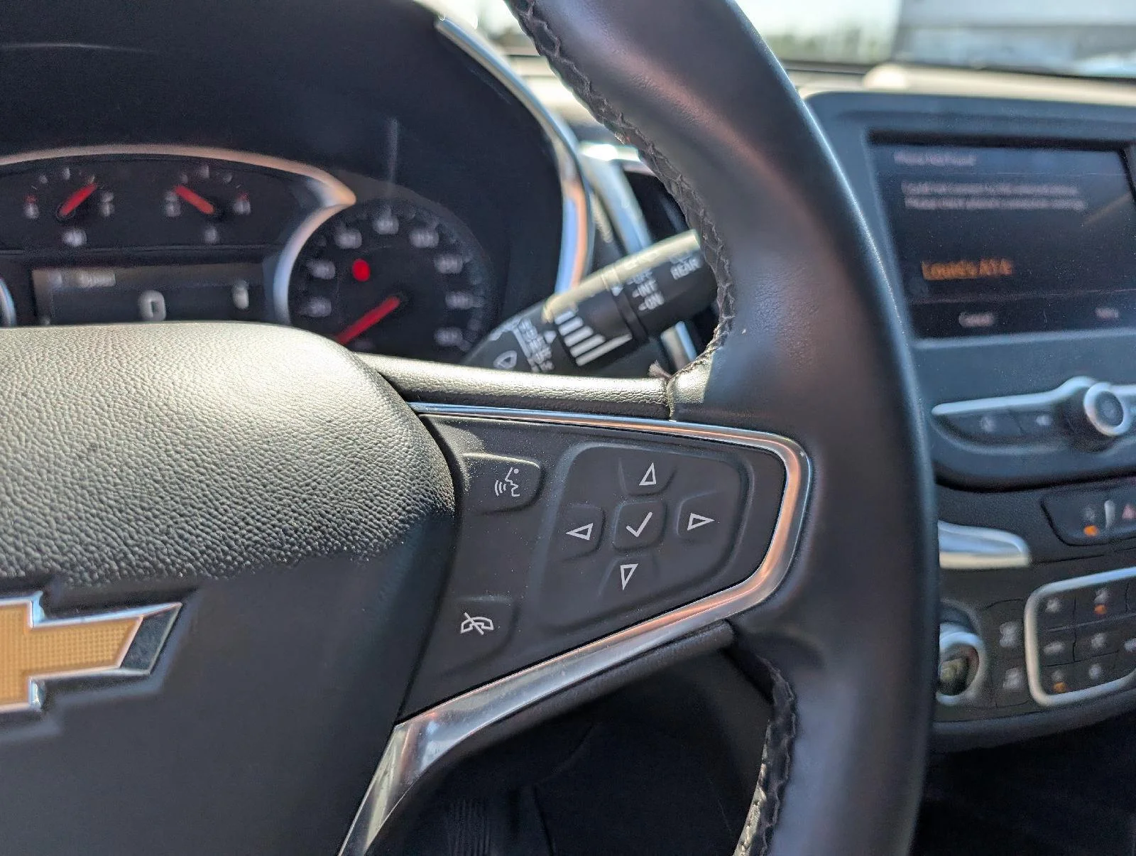 Used 2024 Lakeshore Blue Metallic Chevrolet LT image 15