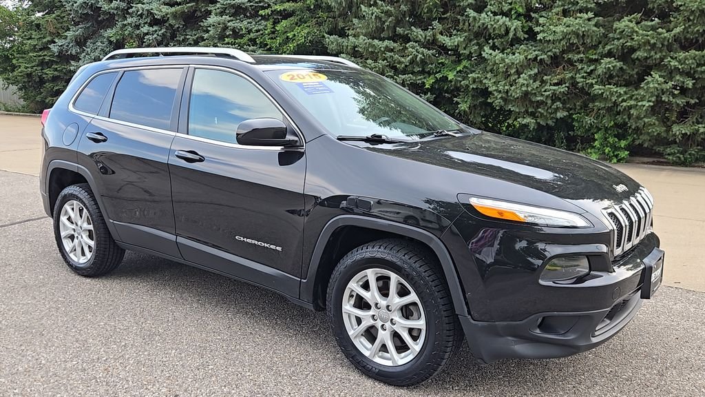 Used 2015 Jeep Cherokee Latitude with VIN 1C4PJLCS0FW537239 for sale in Knoxville, IA
