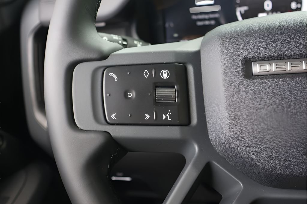 New 2026 Santorini Black Land Rover S image 20