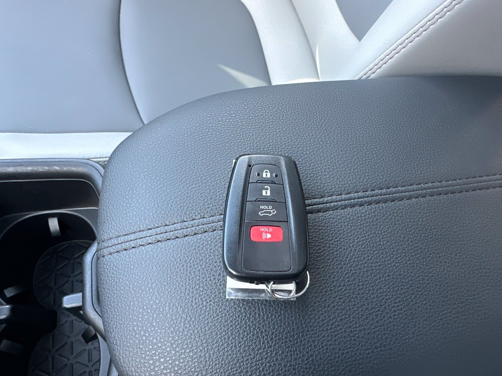 Used 2025 Blue Toyota XLE Premium image 70