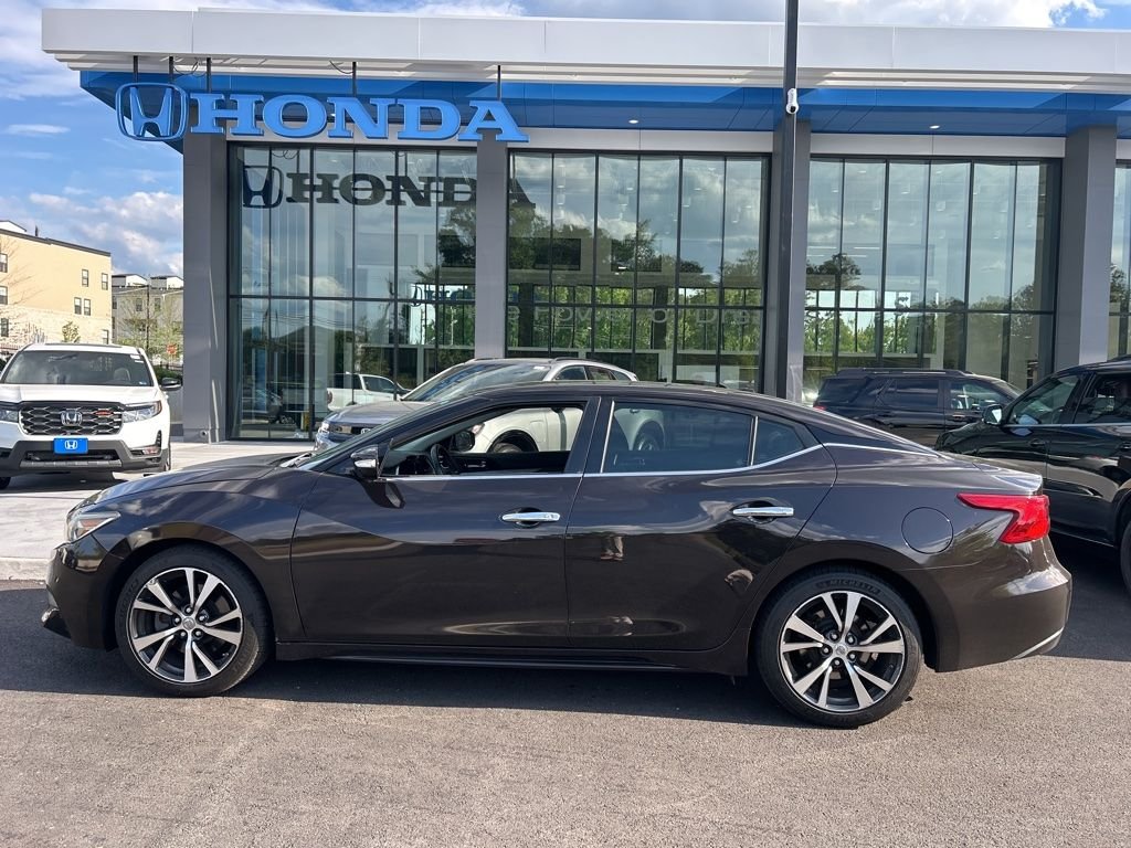 Used 2017 Bordeaux Black Nissan 3.5 SV image 2