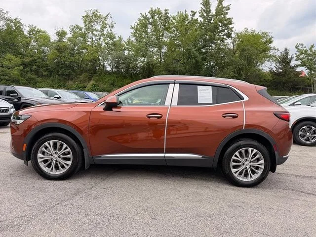 Used 2022 Brown Buick Preferred image 9