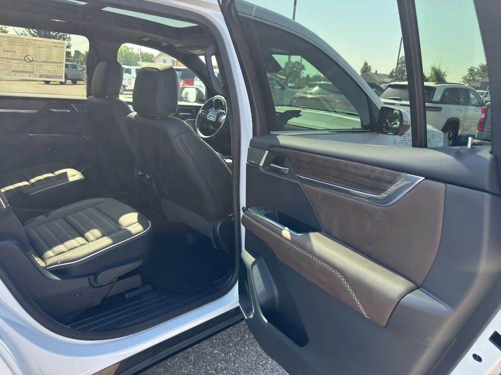 New 2026 Glacier White Tricoat GMC Denali Ultimate image 18