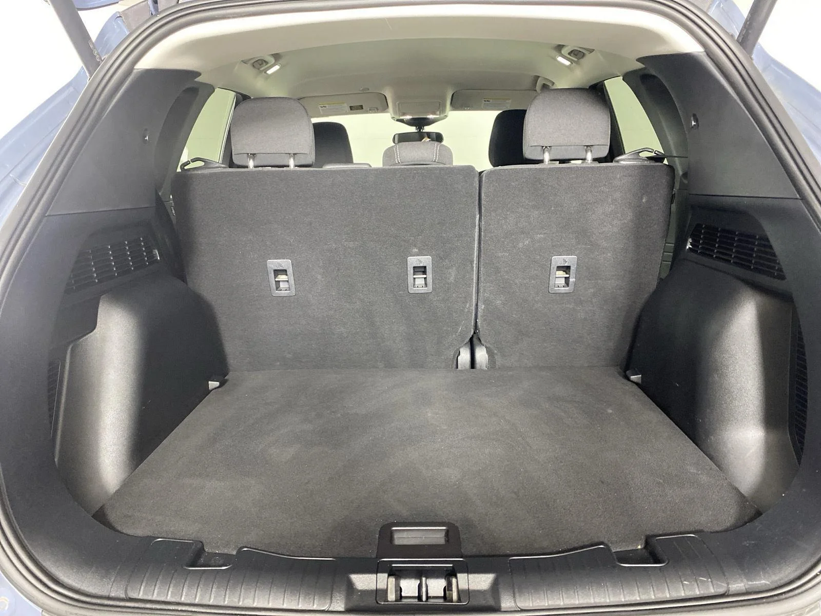 Used 2025 Vapor Blue Ford  image 25