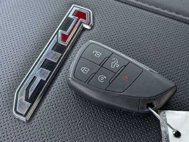 Used 2025 Gray GMC AT4 image 32