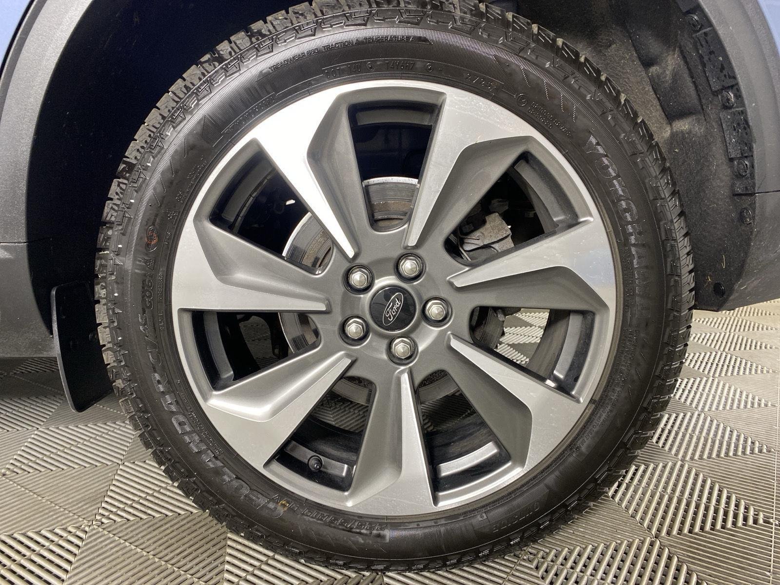 Used 2023 Vapor Blue Ford Platinum image 12