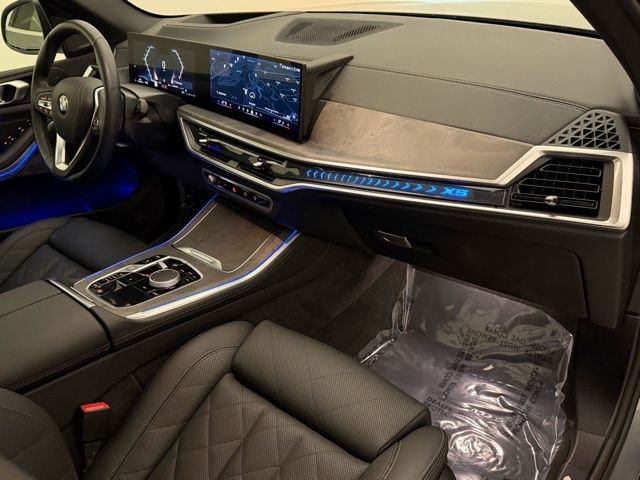 Used 2026 Skyscraper Grey Metallic BMW sDrive40i image 25