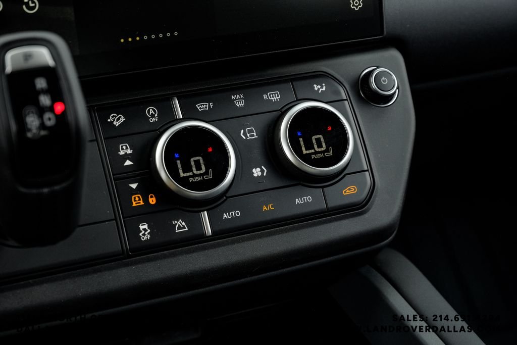 New 2026 Santorini Black Metallic Land Rover S image 32