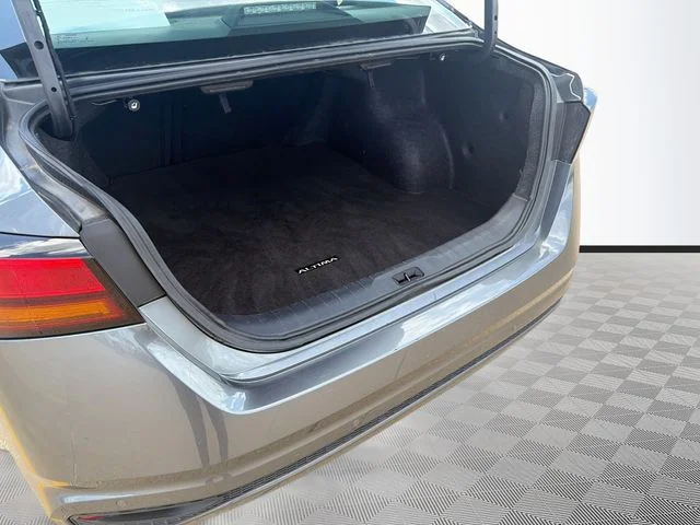 Used 2025 Gray Nissan 2.5 SV image 28