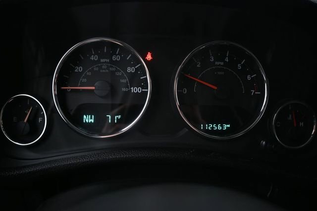 Used 2016 White Jeep Sahara image 9