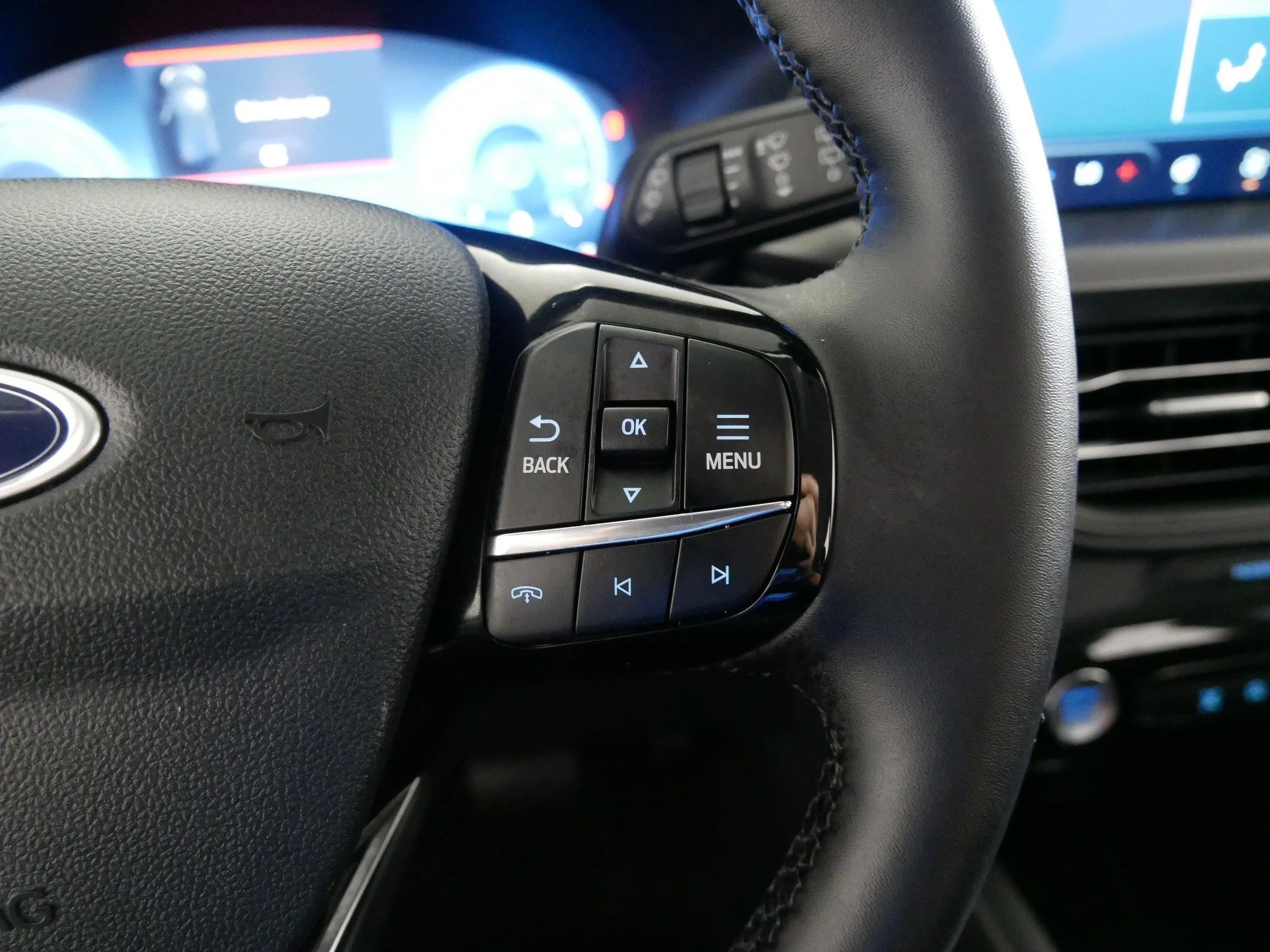 Used 2026 Vapor Blue Metallic Ford Active image 28
