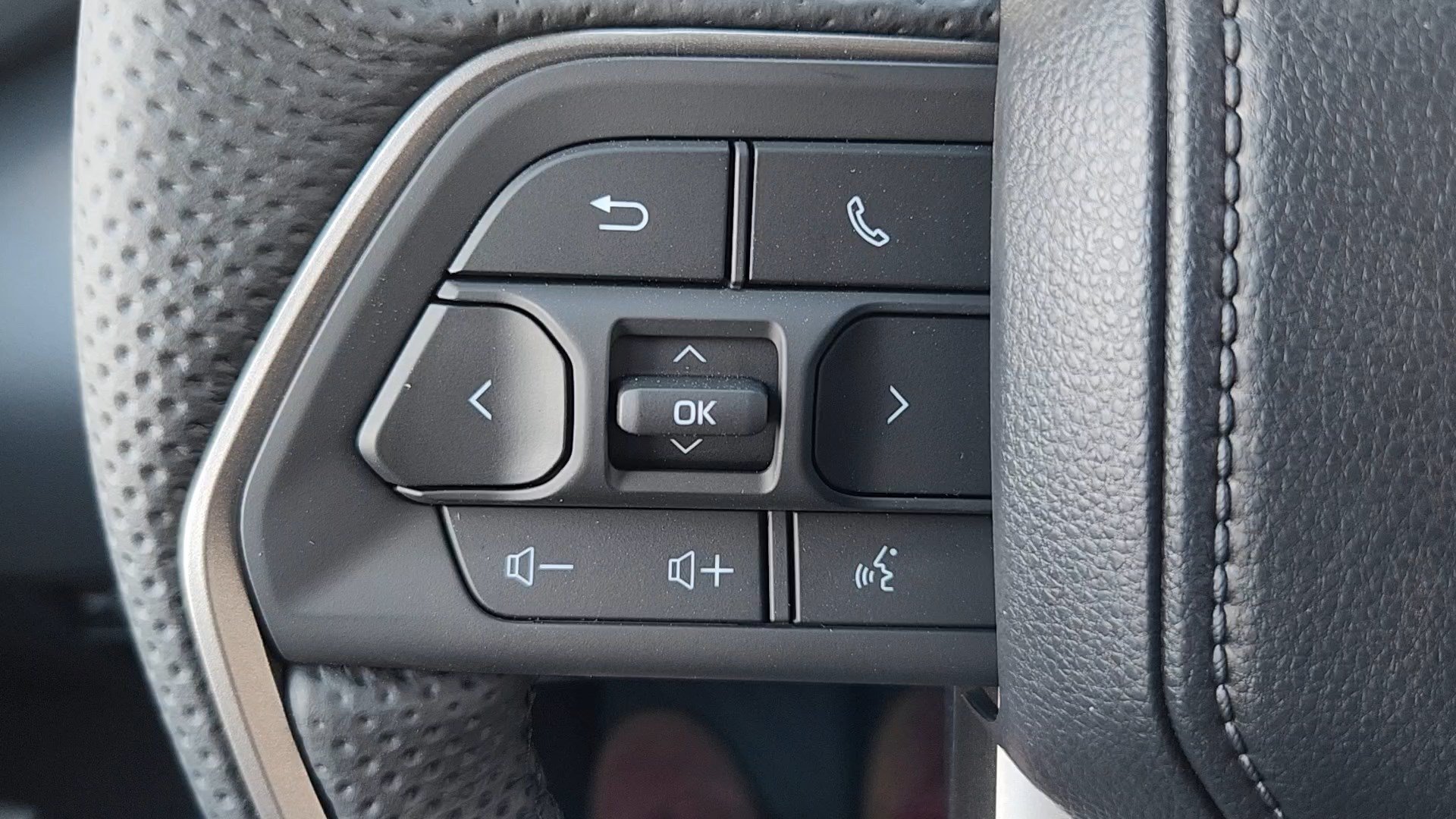 2026 Toyota Tundra Limited - Photo 11