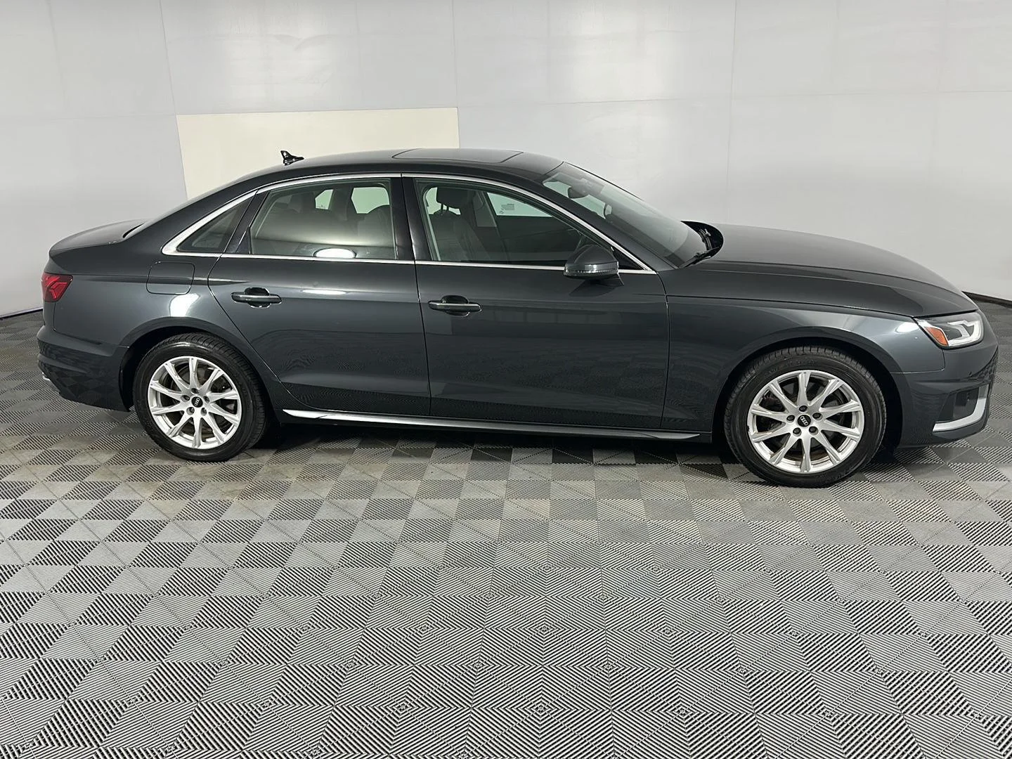 Used 2021 Manhattan Gray Metallic Audi Premium image 4