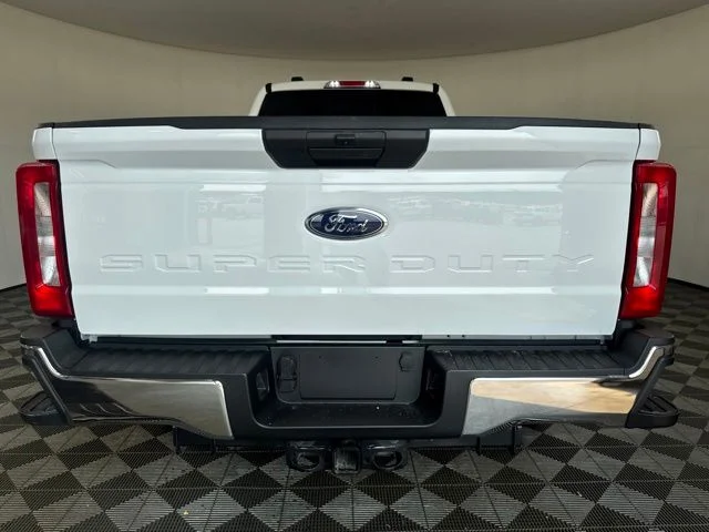 Used 2025 Oxford White Ford XL image 21