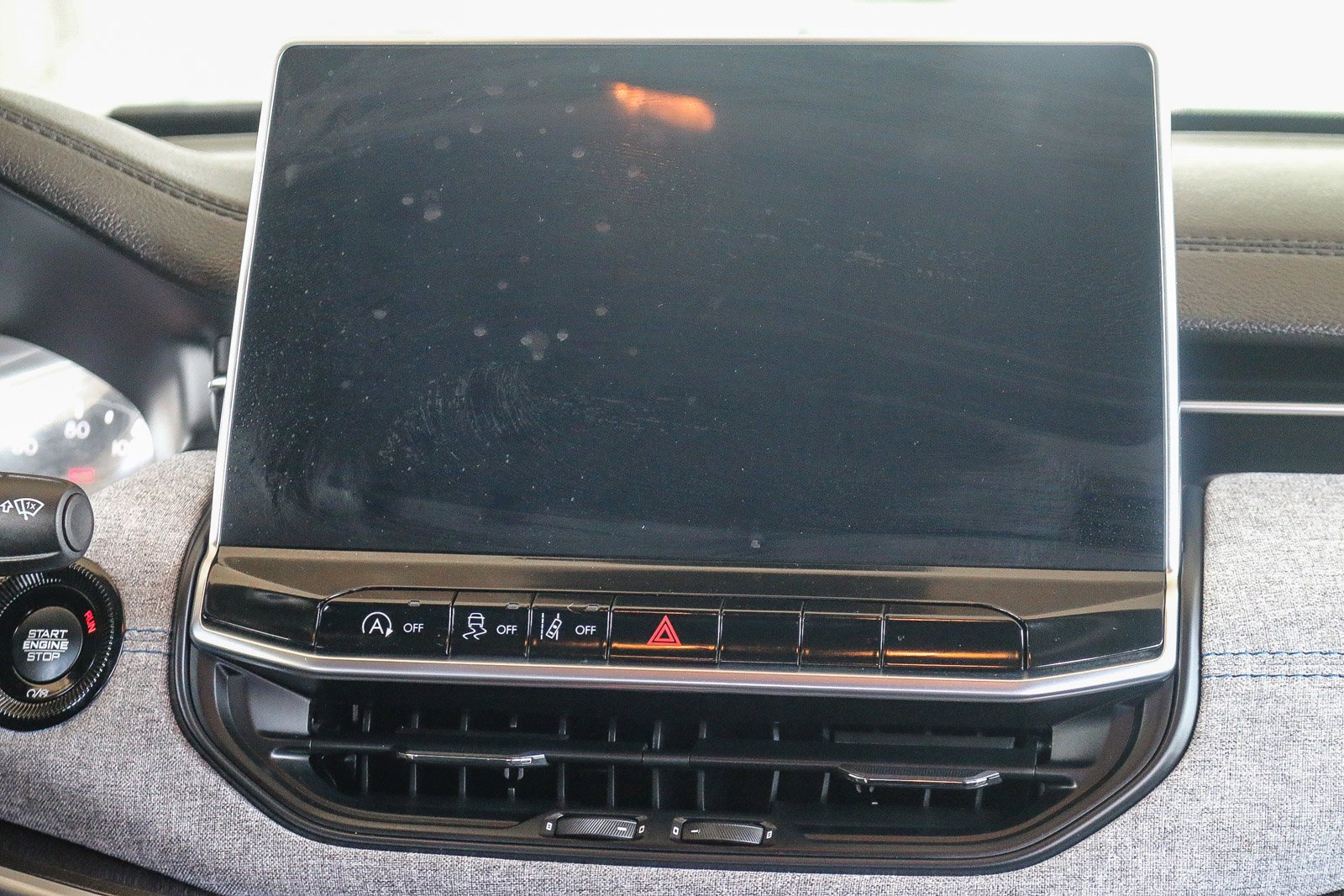 Used 2023 Granite Crystal Metallic Clearcoat Jeep Sport image 14