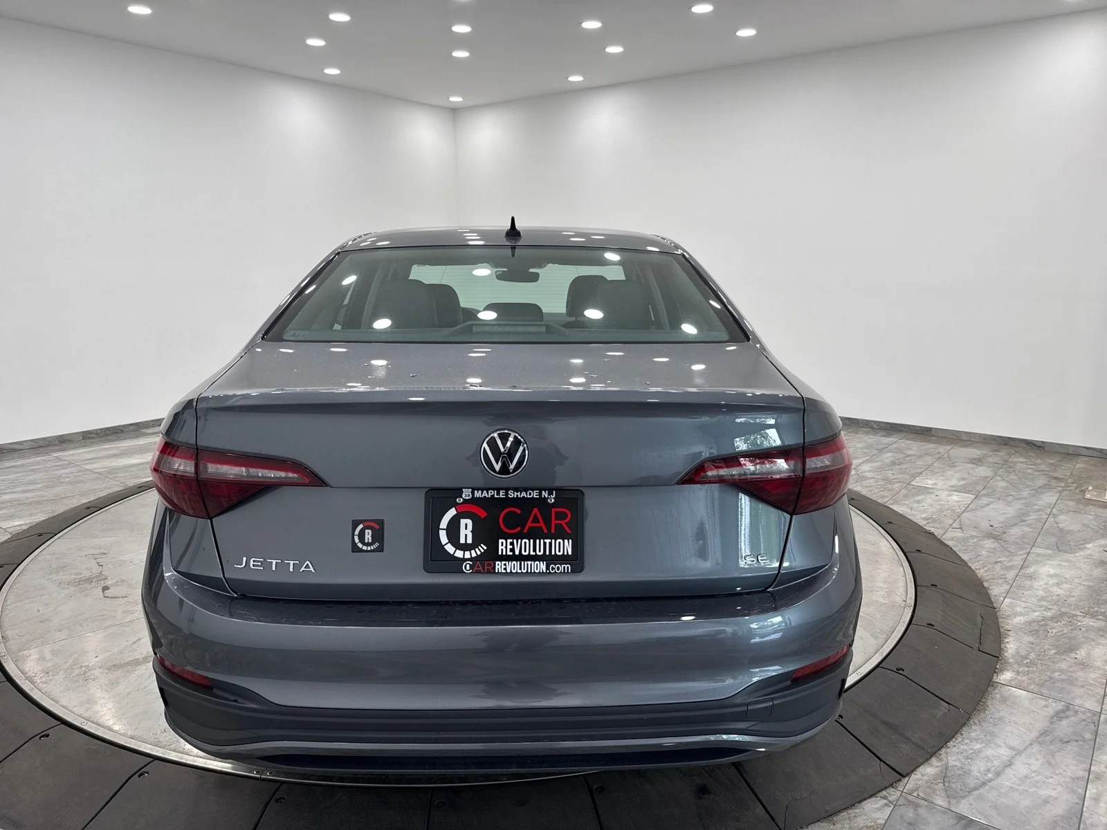 Used 2024 Platinum Gray Metallic Volkswagen SE image 6