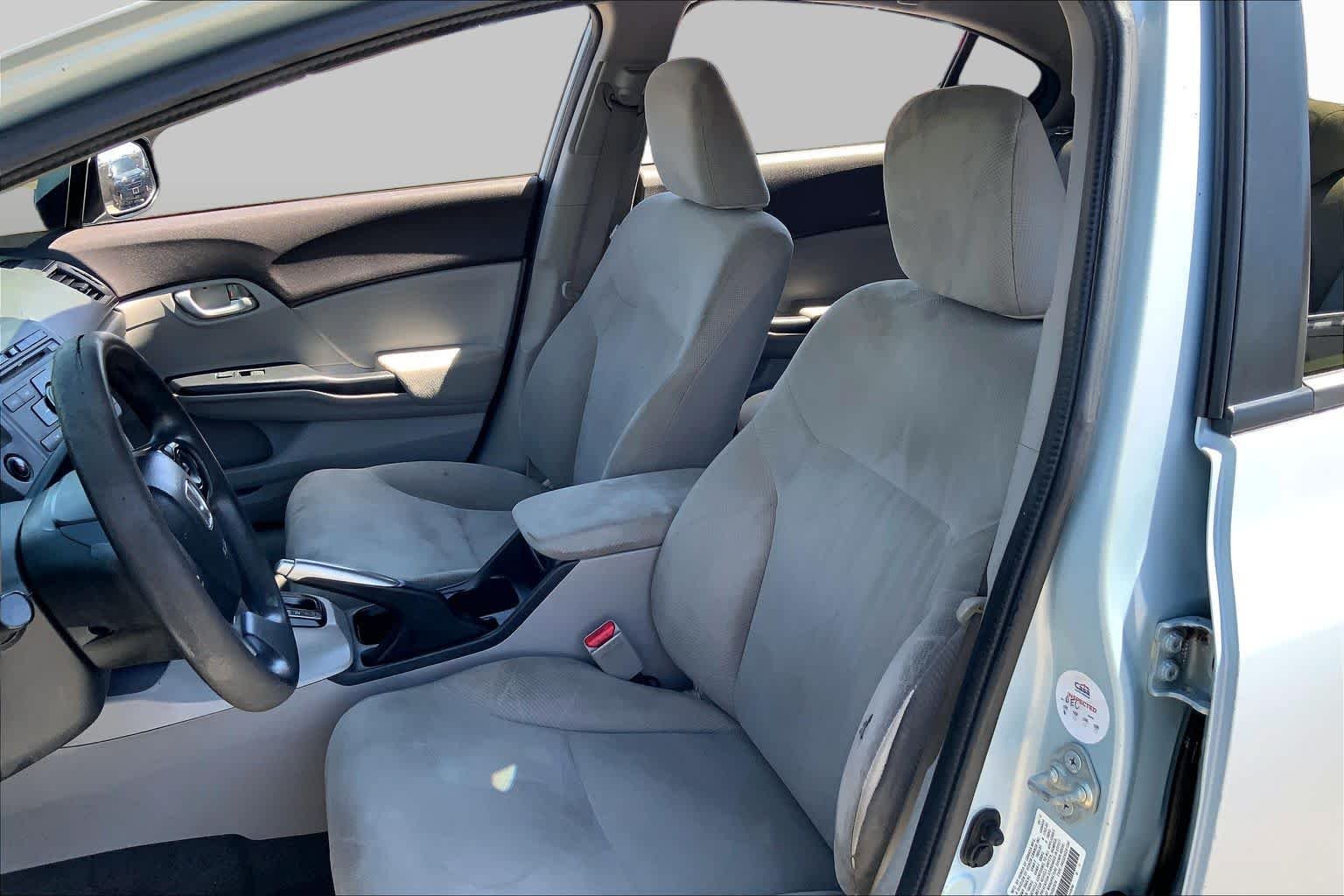 Used 2012 Alabaster Silver Metallic Honda LX image 6
