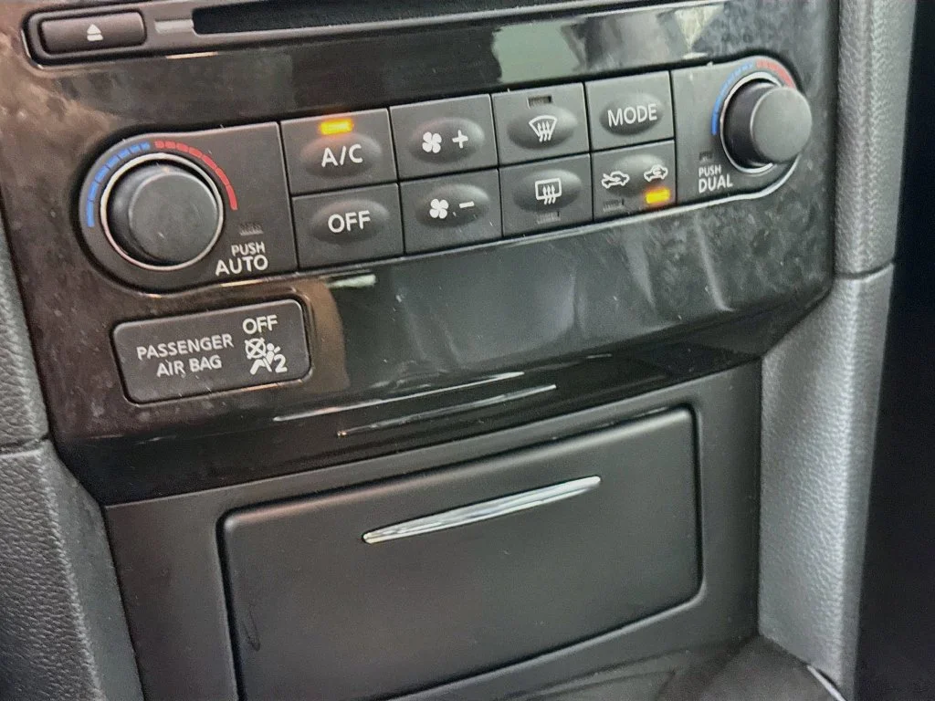 Used 2016 Silver INFINITI  image 18