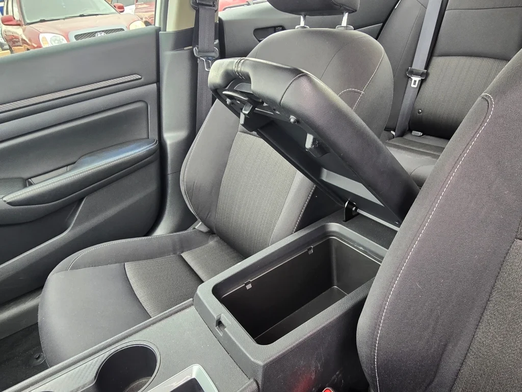 Used 2025 Glacier White Nissan SV image 24