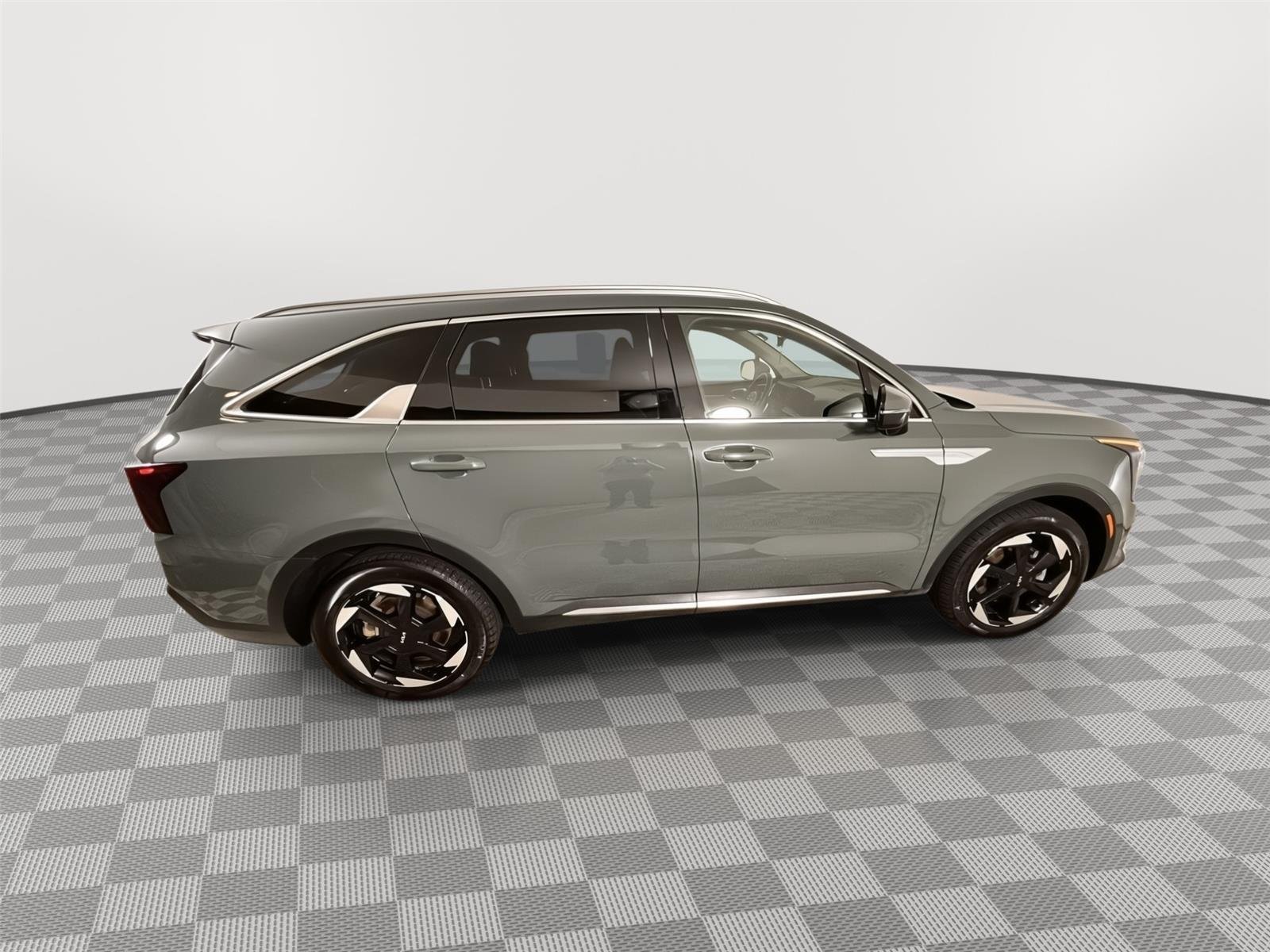 Used 2025 Cityscape Green Kia EX image 14