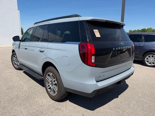 Used 2025 Gray Ford Active image 10