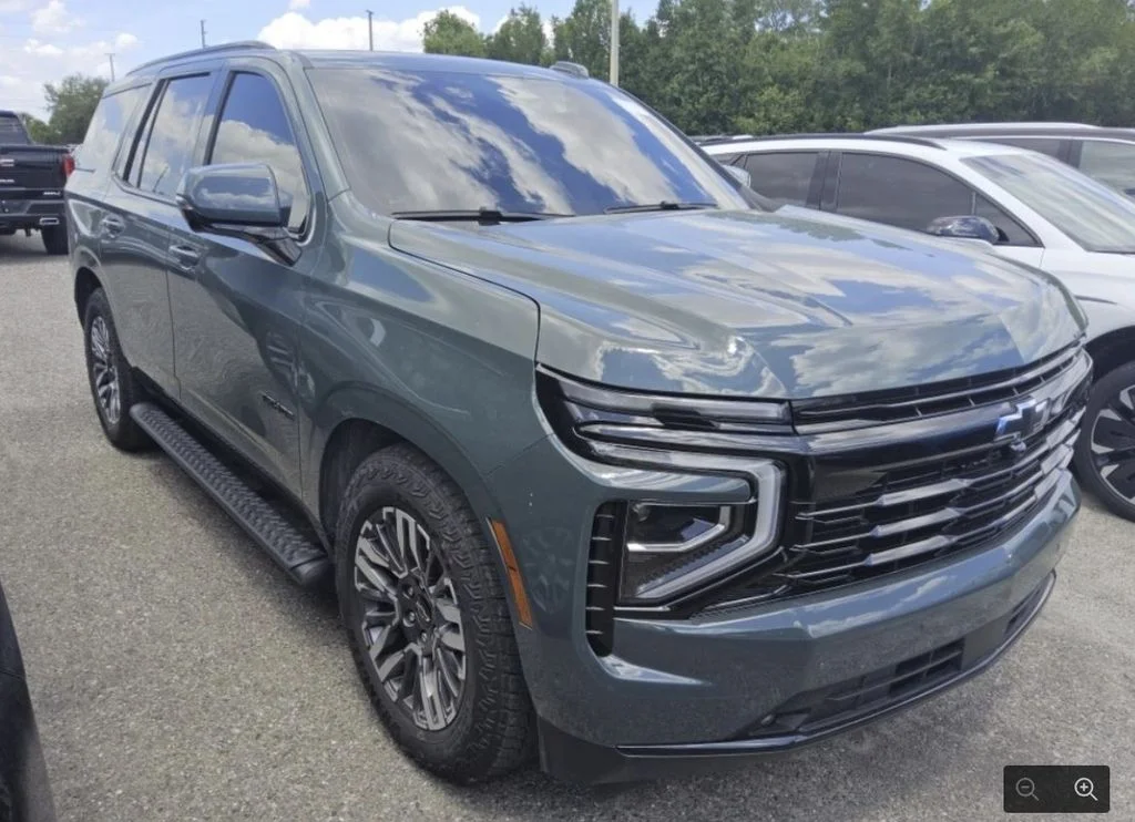 Used 2025 Gray Chevrolet RST image 3