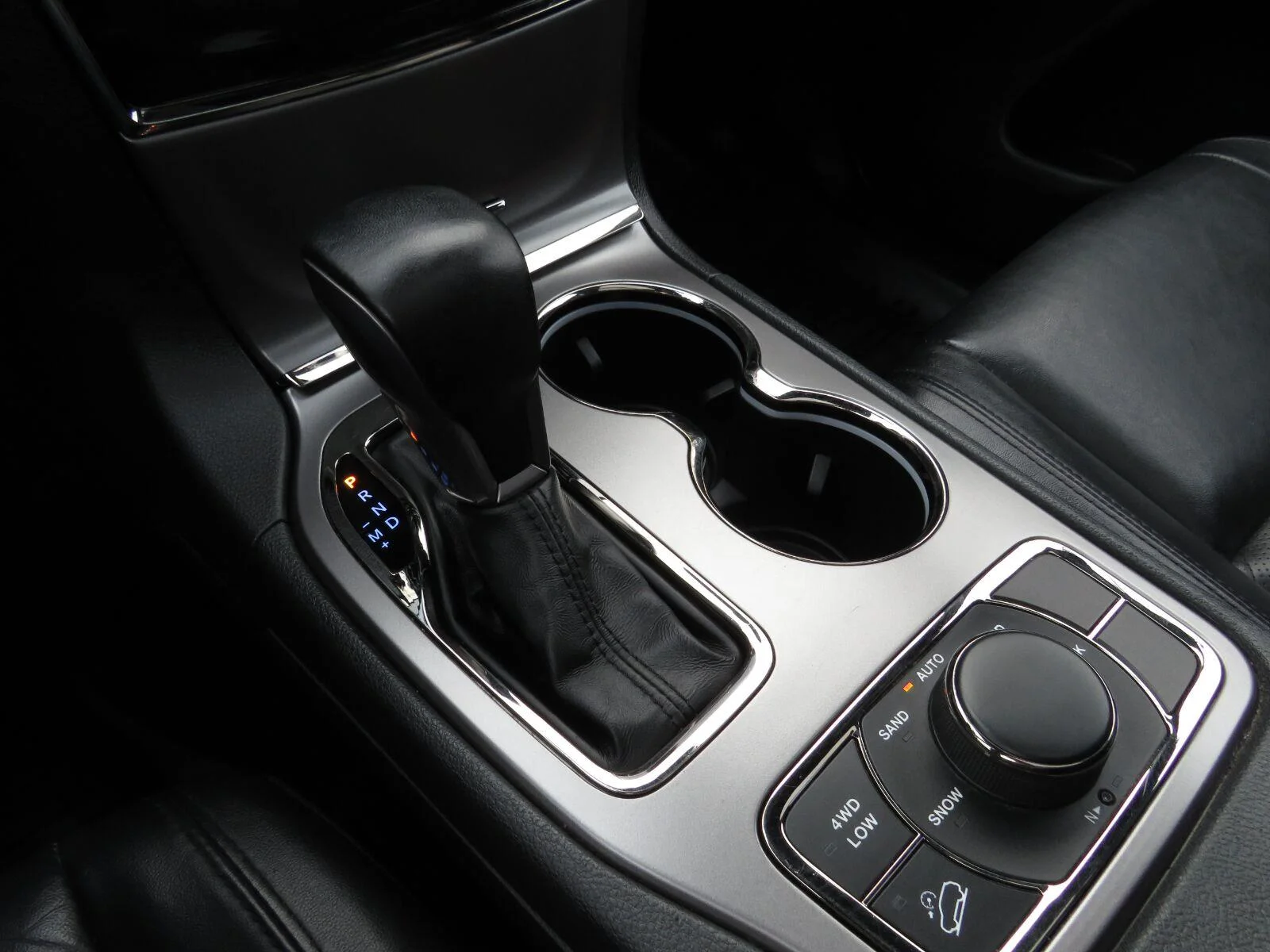 Used 2020 Bright White Clea Jeep Limited X image 27
