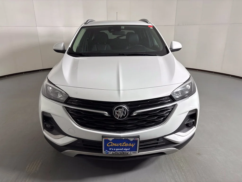 Used 2021 White Buick Select image 3