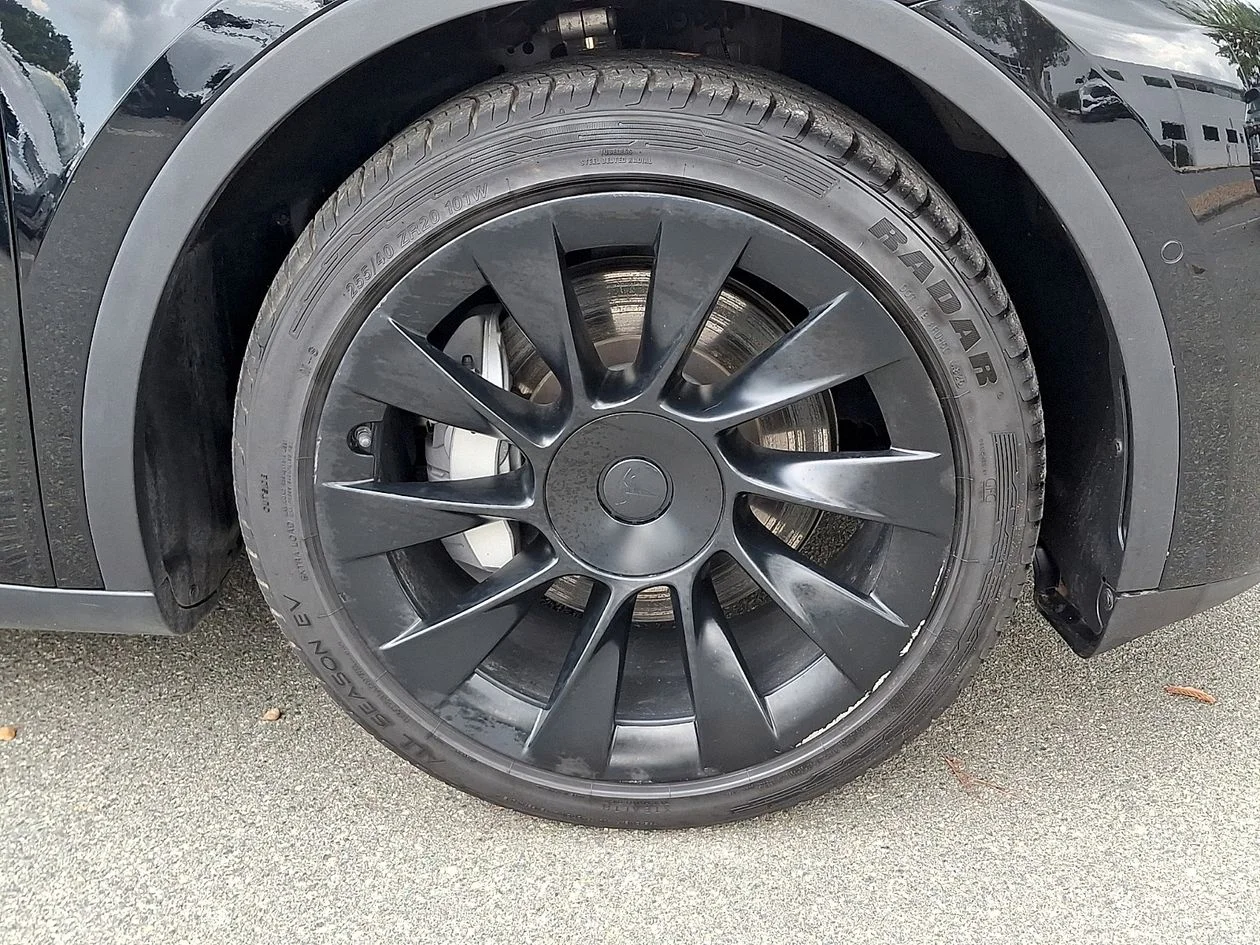 Used 2022  Tesla Long Range image 8