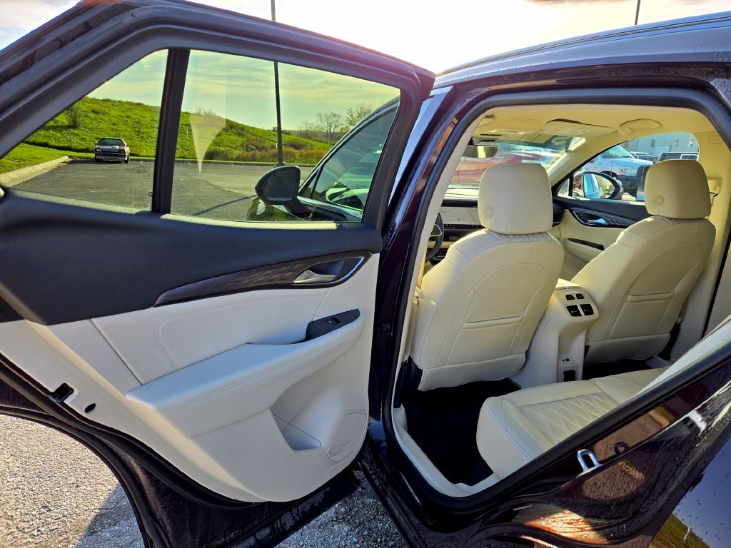 Used 2021 Red Buick Avenir image 26