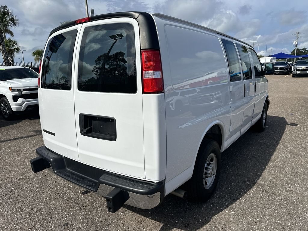 Used 2025 Summit White Chevrolet WT image 16