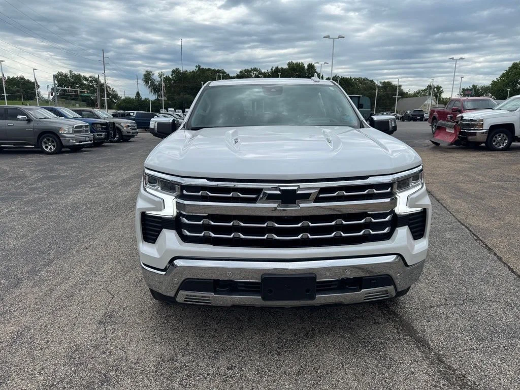 Used 2023 Chevrolet Silverado 1500 LTZ with VIN 3GCUDGEL8PG321002 for sale in Kansas City