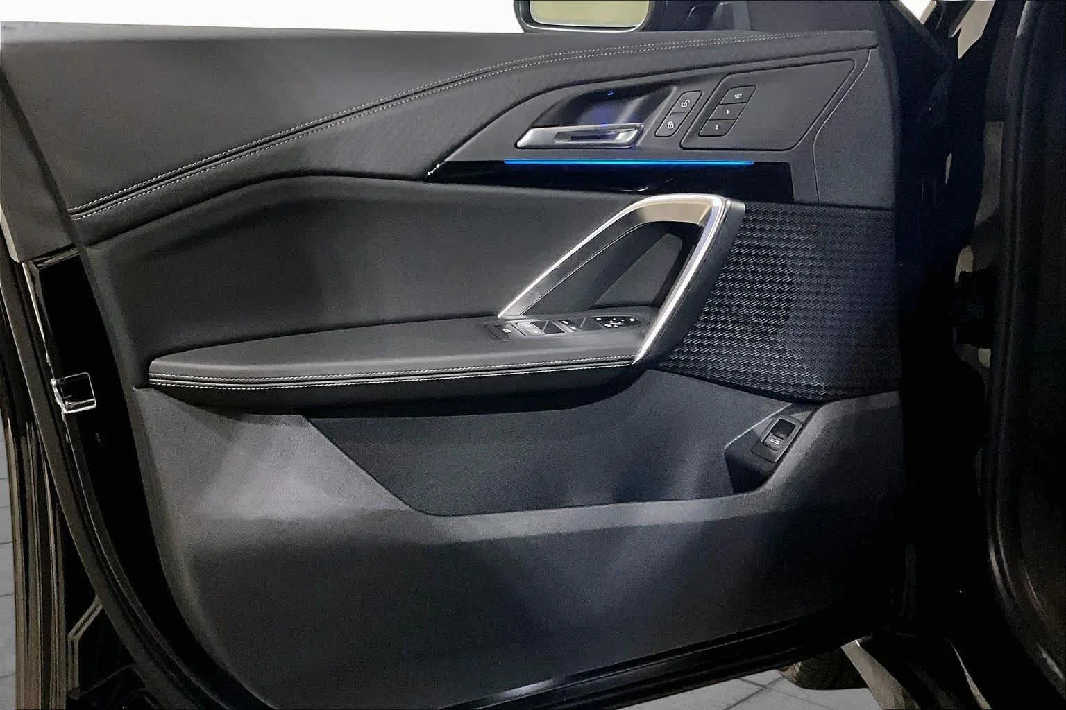 New 2026 Jet Black BMW xDrive28i image 11