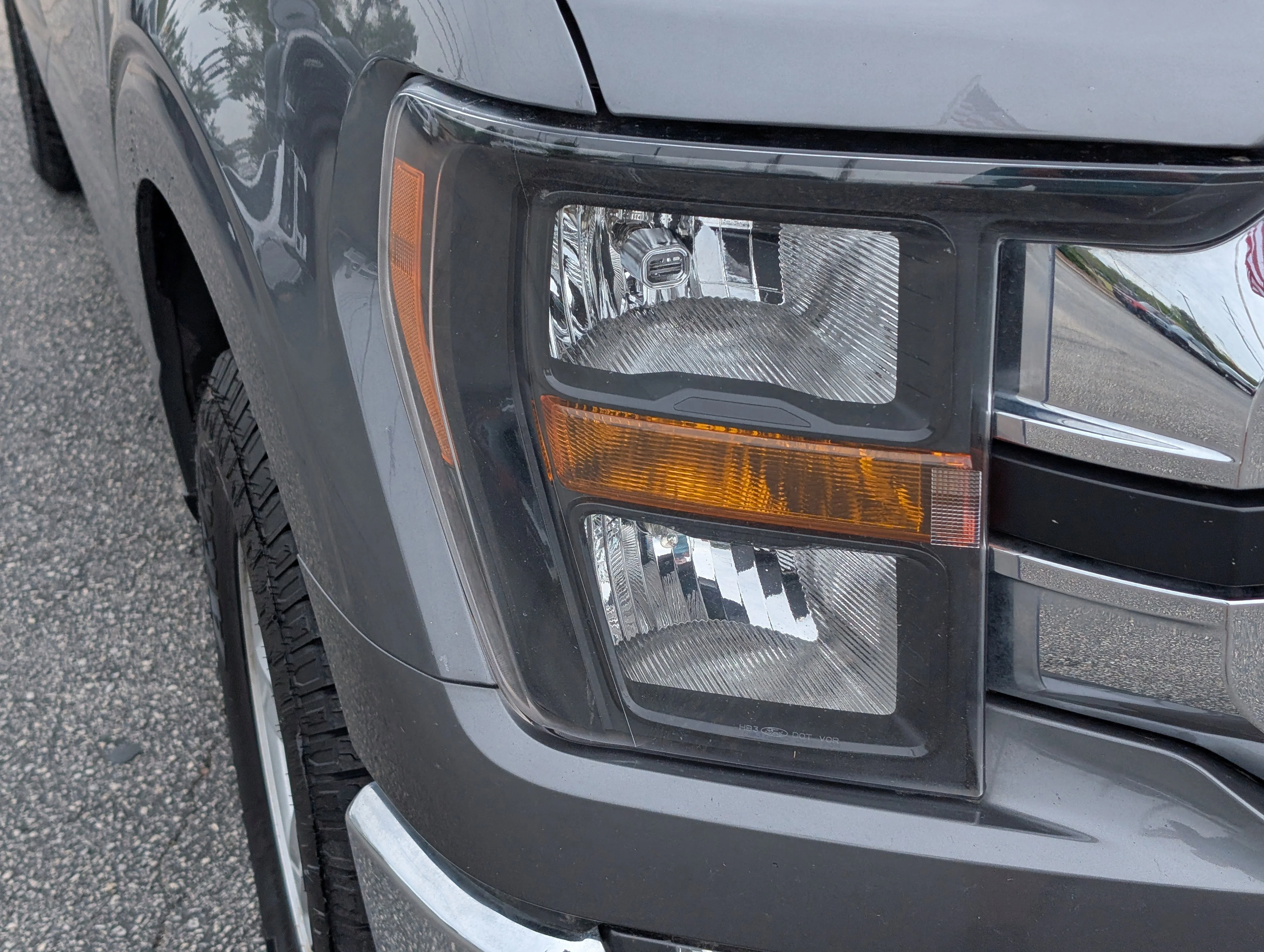 Used 2023 Gray Metallic Ford XLT image 5